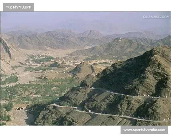 巴基斯坦开伯尔山口建设全球海拔最高垒球场开创历史新篇章