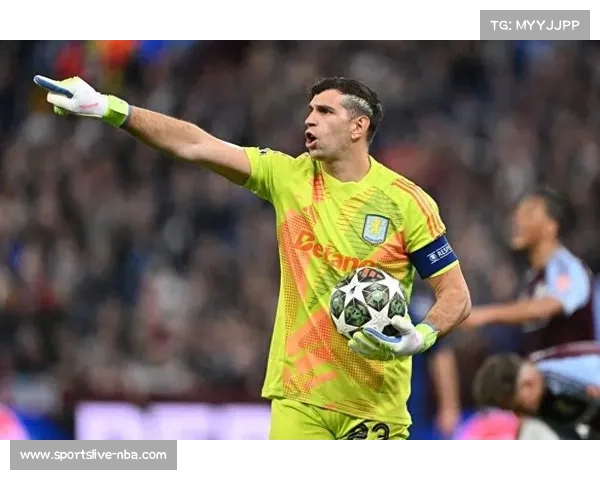 聚焦:马丁内斯神扑瞬间,维拉门将捍卫球门 聚焦:马丁内斯神扑瞬间,维拉门将捍卫球门